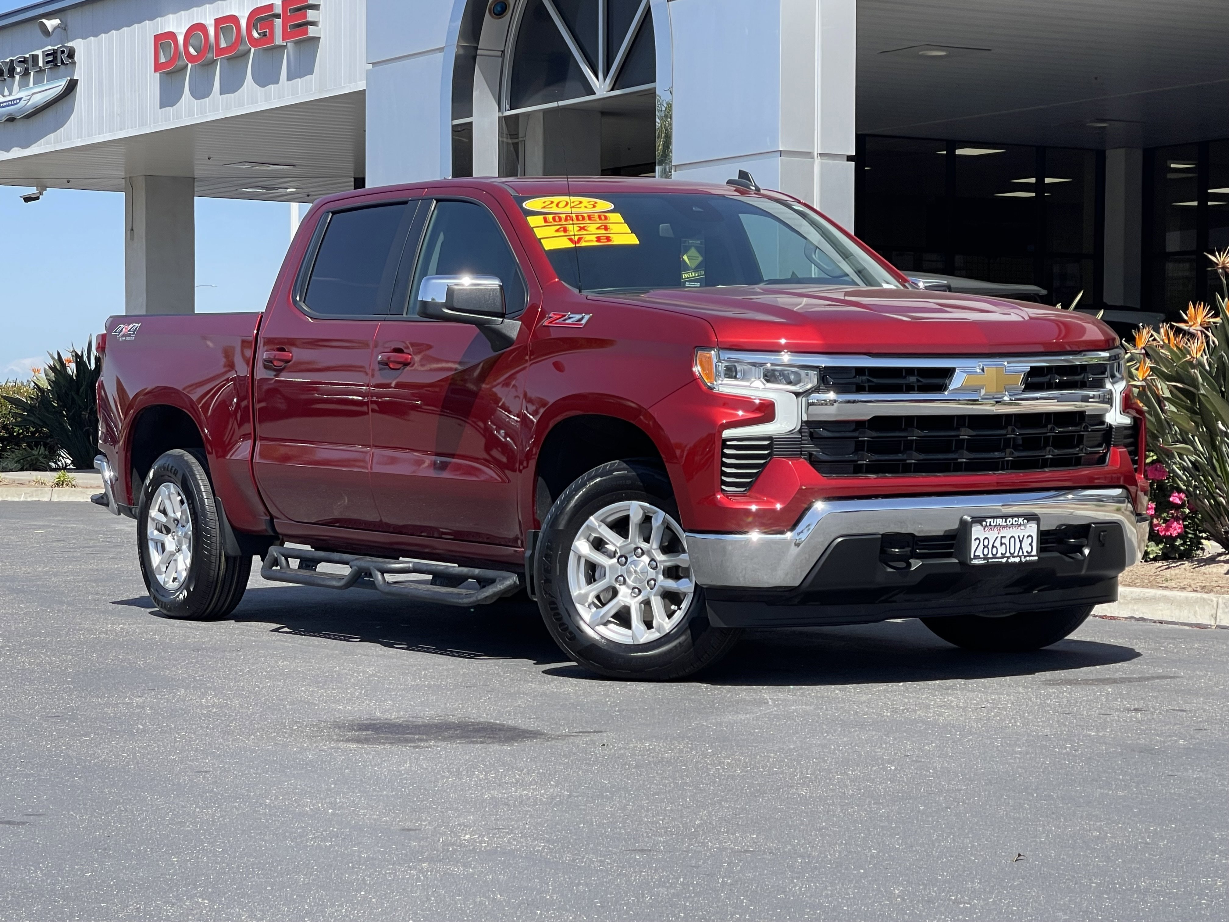 Used 2023 Chevrolet Silverado 1500 LT AWD/4WD image 2