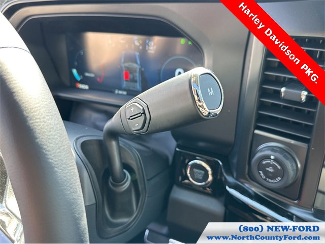 New 2026 Ford F250 Lariat w/ Black Appearance Package image 31