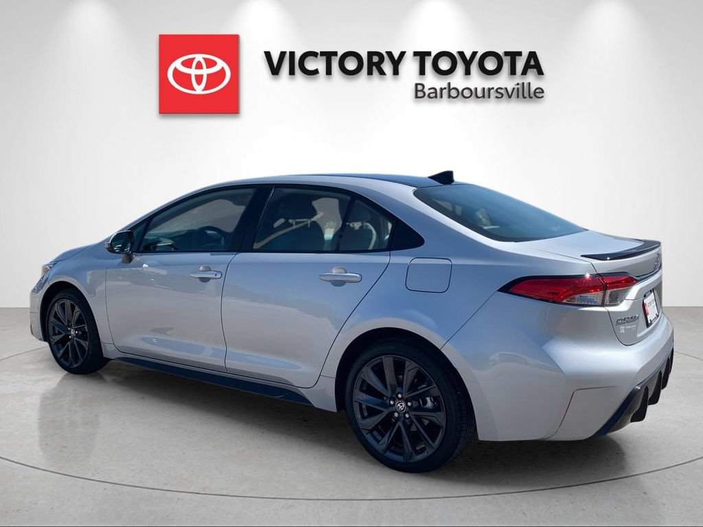 Used 2026 Toyota Corolla SE FWD image 3