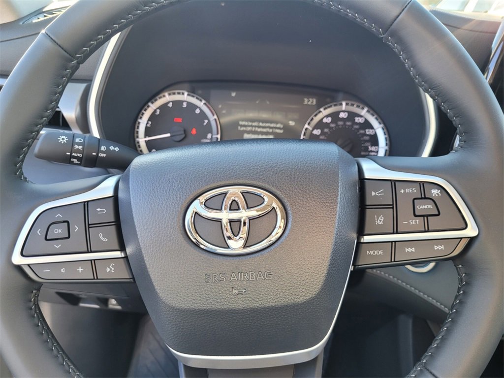 New 2026 Toyota Highlander XLE image 22
