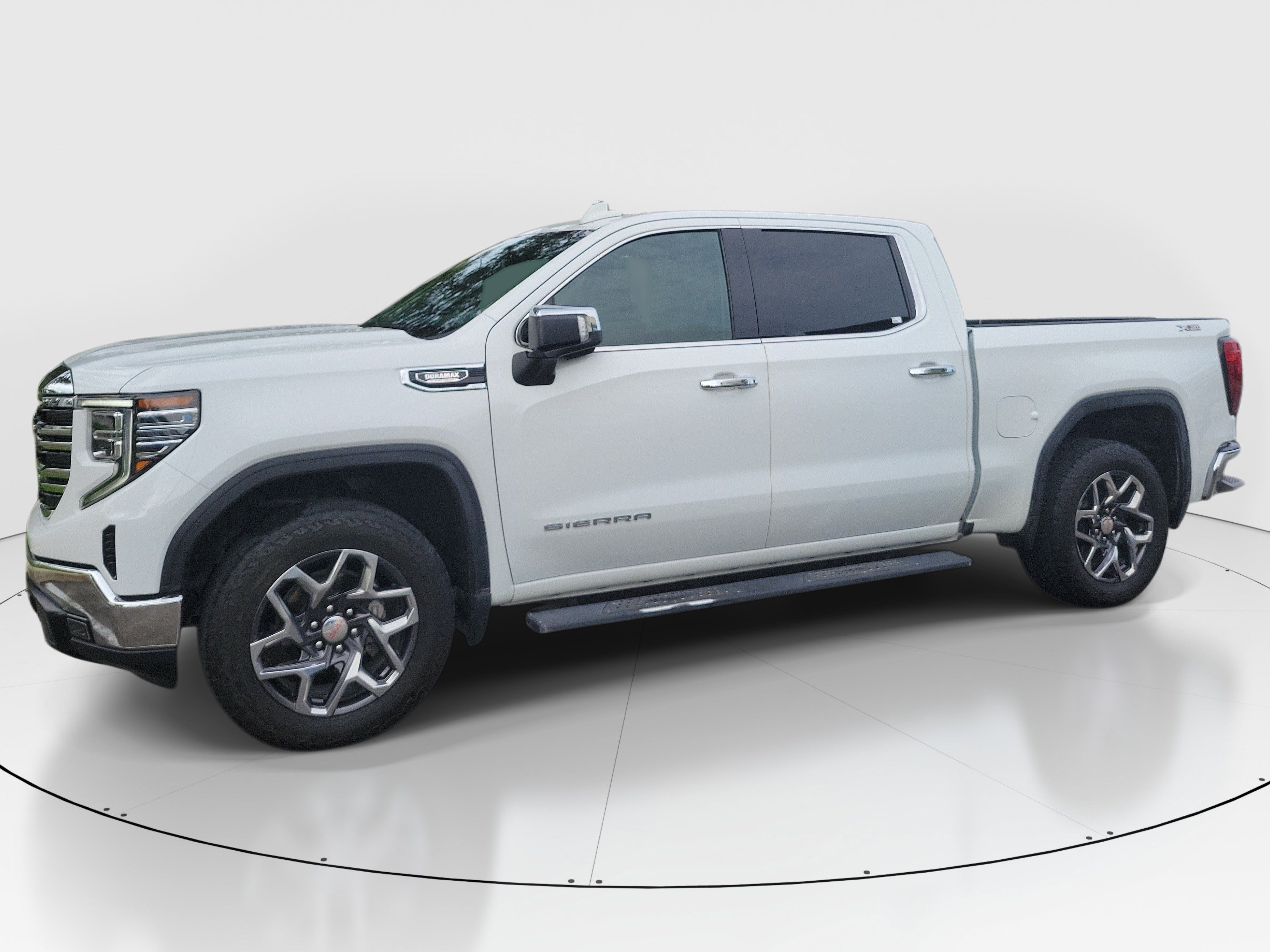 Used 2024 GMC Sierra 1500 SLT AWD/4WD image 4