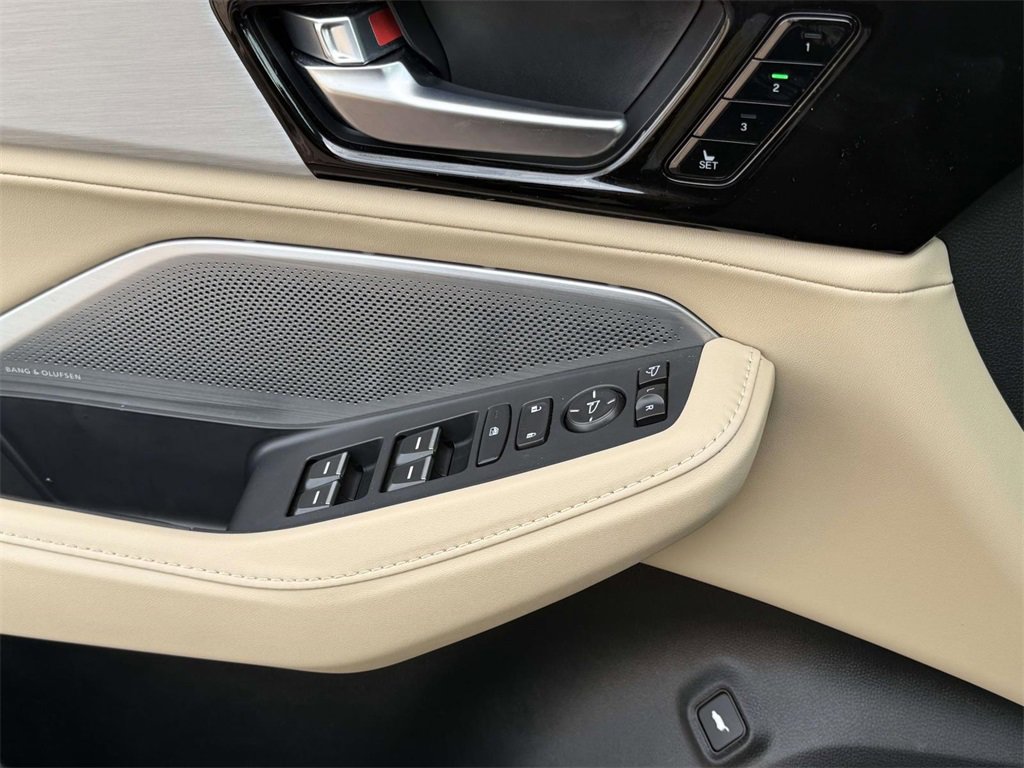 Certified 2025 Acura MDX w/ Technology Package image 32