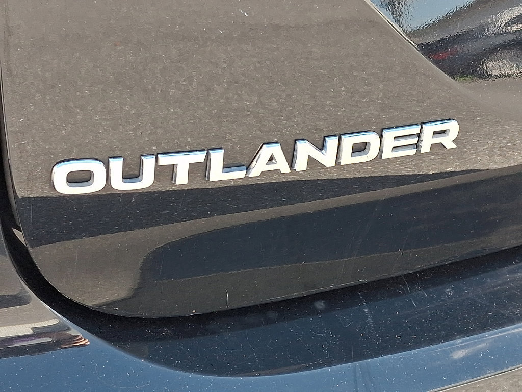 Used 2025 Mitsubishi Outlander SE FWD image 36