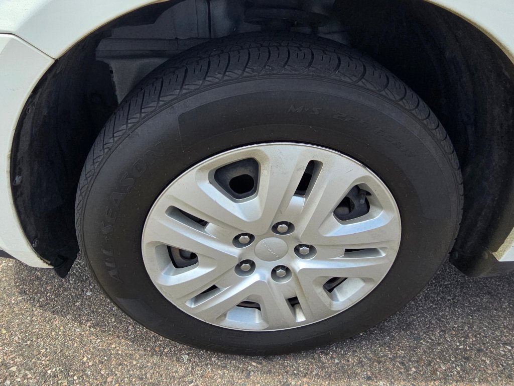 Used 2020 Dodge Journey SE image 9