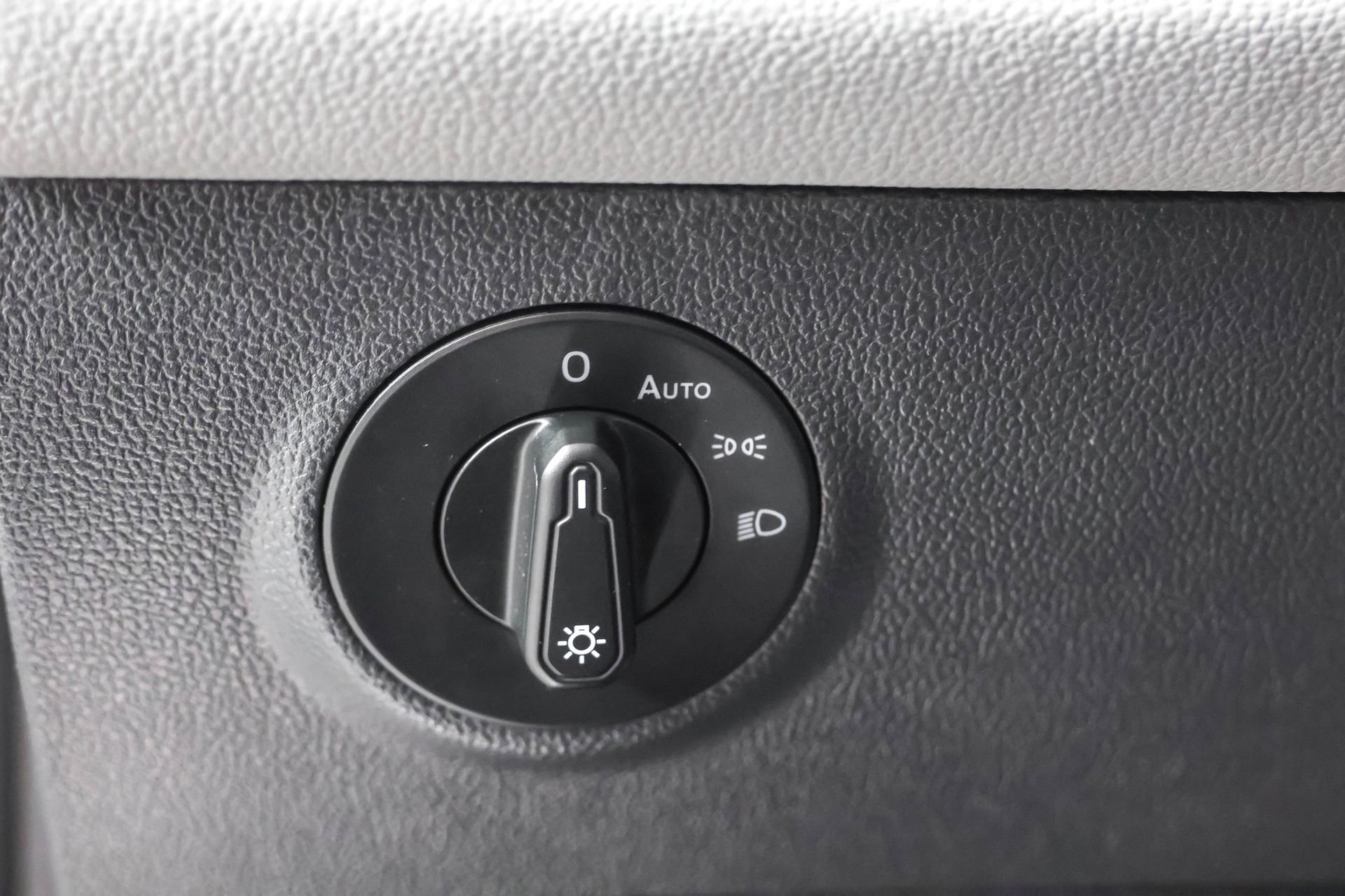 Used 2022 Volkswagen Taos SEL image 23