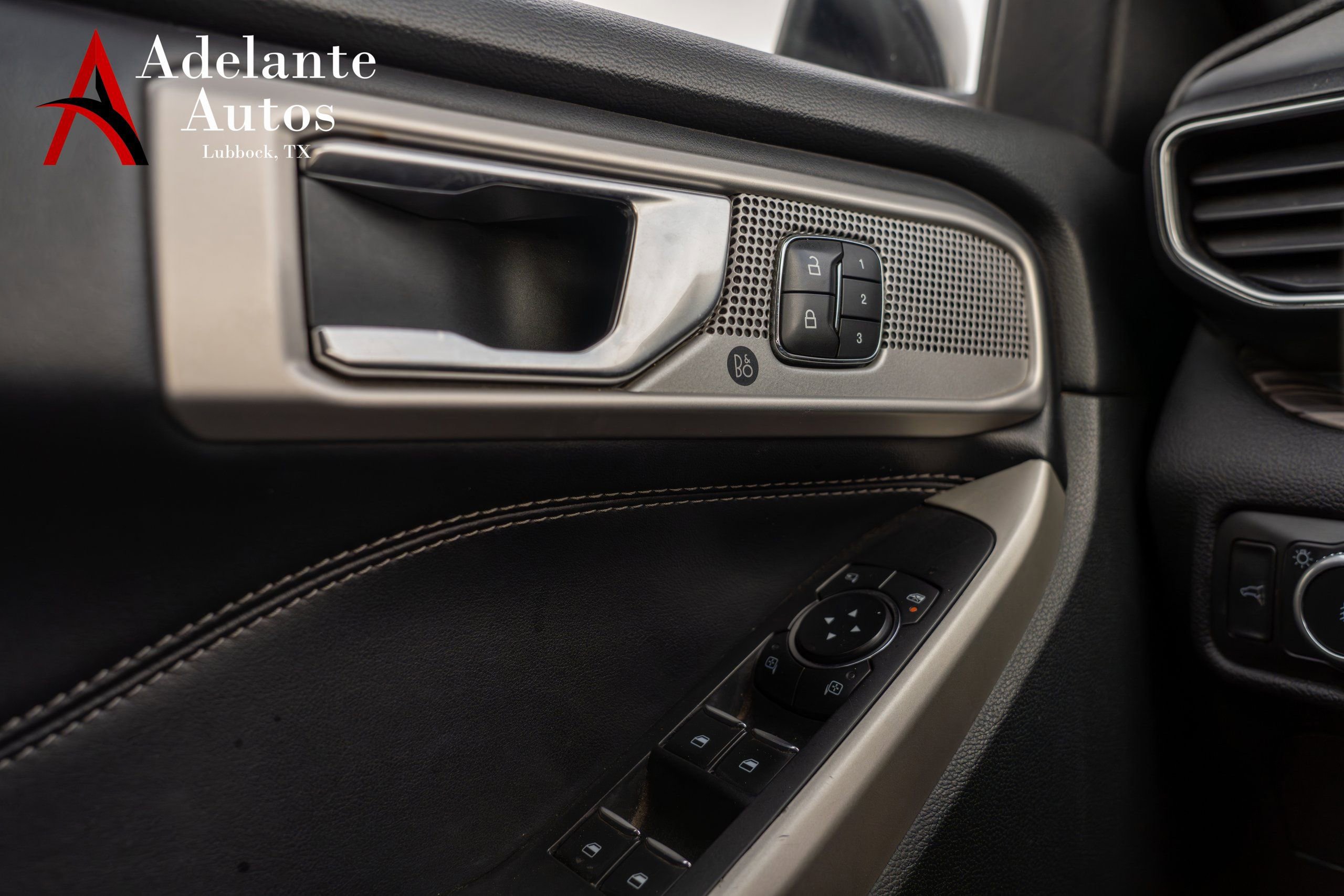 Used 2021 Ford Explorer Limited w/ Equipment Group 301A image 18