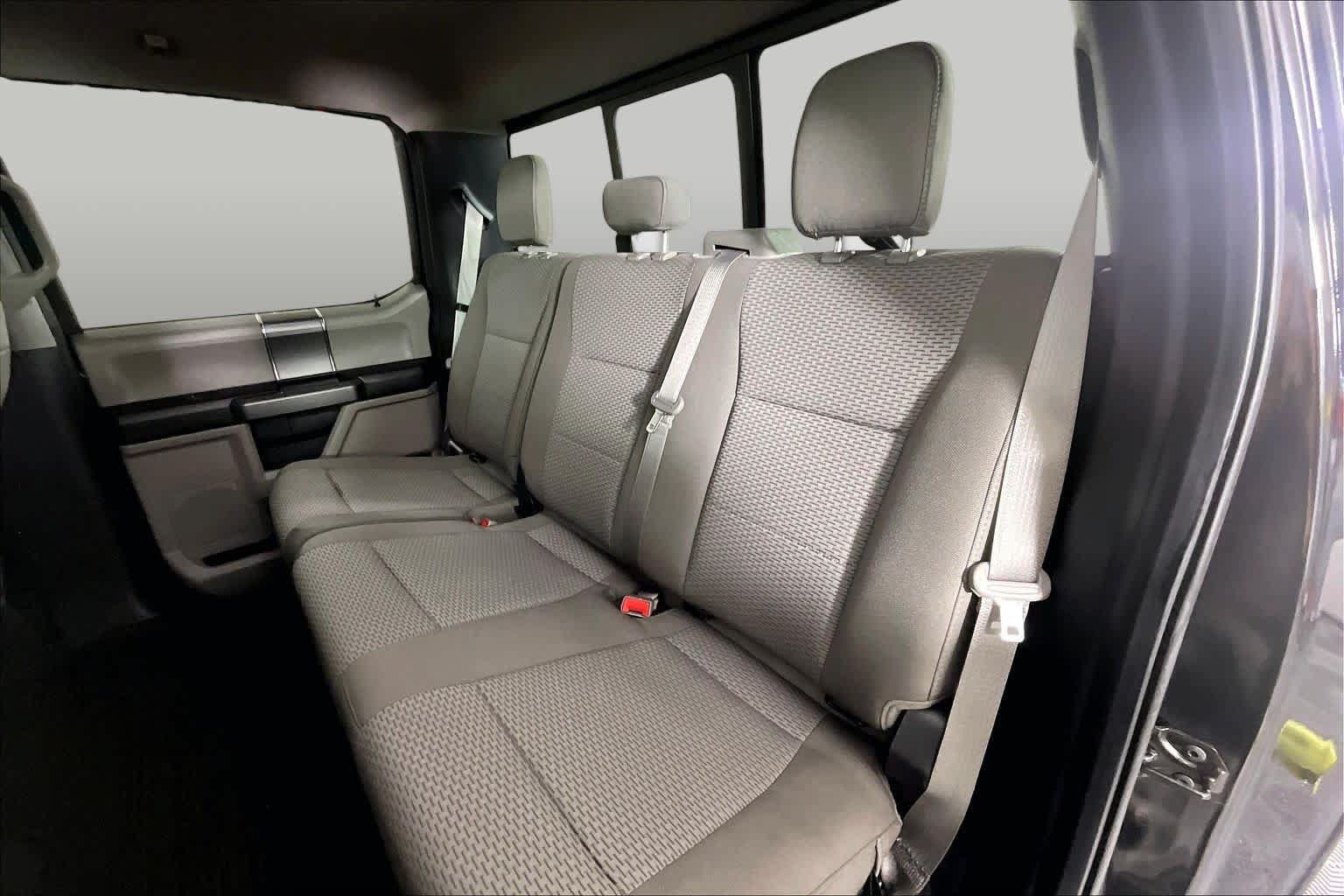 Used 2019 Ford F250 XLT w/ XLT Premium Package AWD/4WD image 18