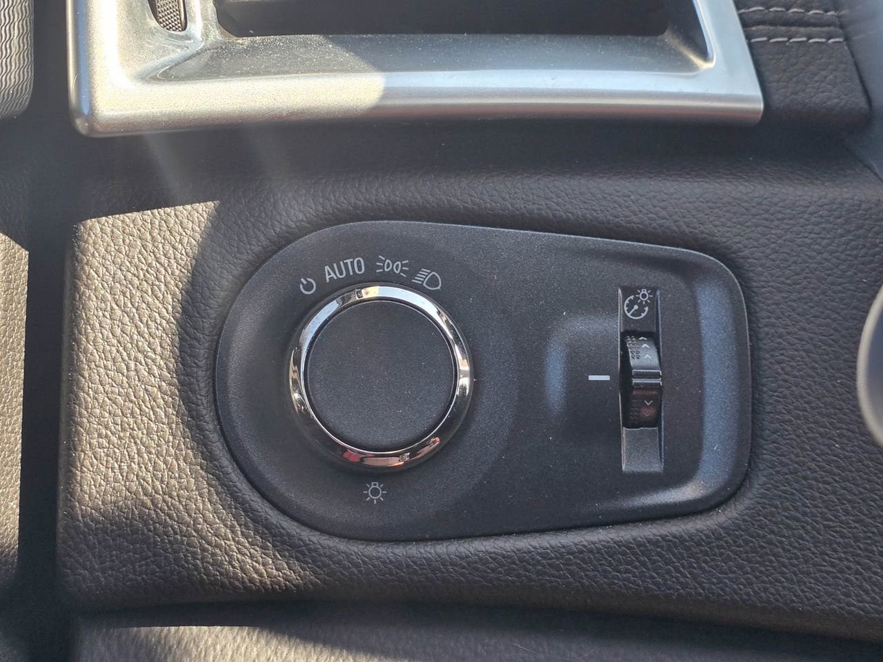 Used 2013 Cadillac SRX FWD image 24