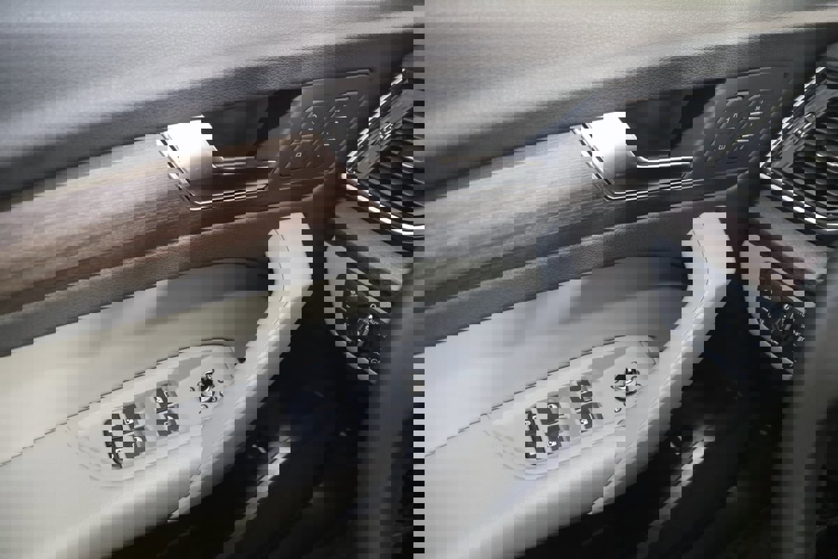 Used 2024 Audi Q5 2.0T Premium w/ Convenience Package image 29