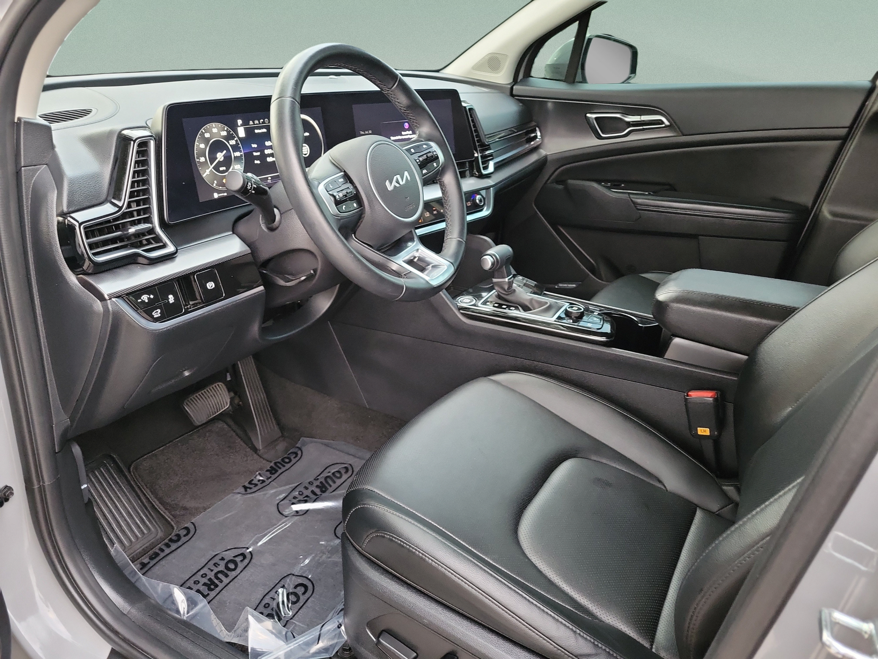 Certified 2025 Kia Sportage SX FWD image 15