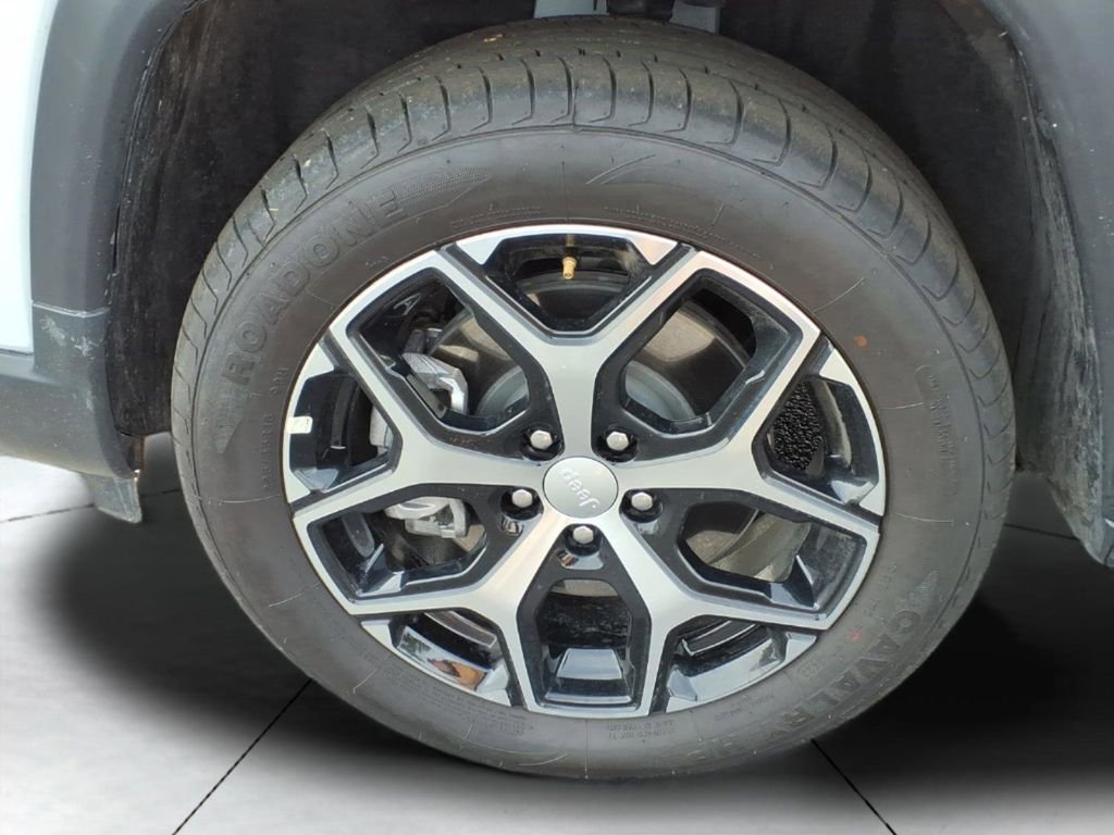 Used 2025 Jeep Compass Limited image 23