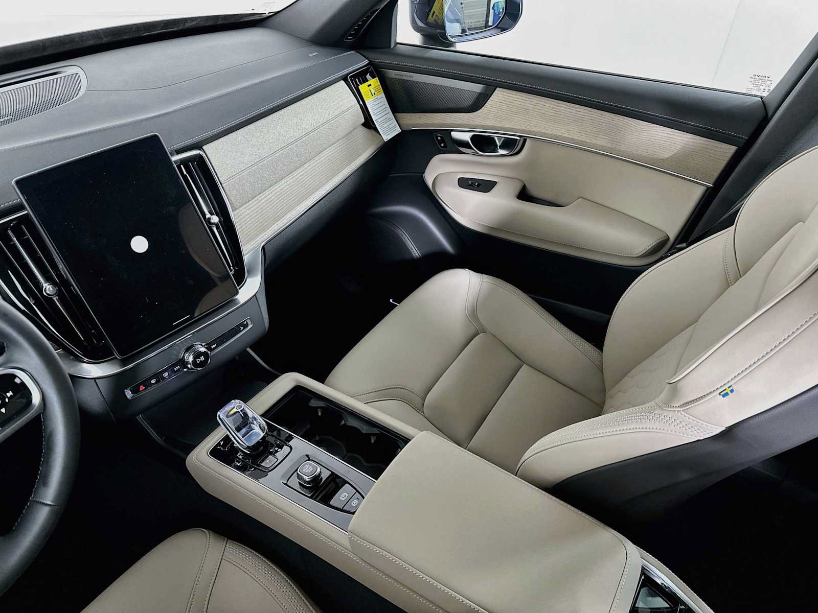 New 2027 Volvo XC90 B6 Plus AWD/4WD image 21