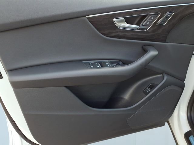 Used 2023 Audi Q8 Premium w/ Convenience Package image 11