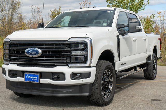 Used 2025 Ford F350 Platinum w/ FX4 Off-Road Package image 2
