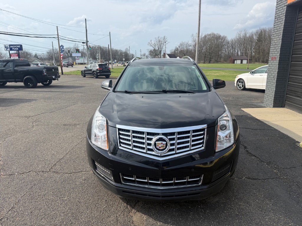 Used 2016 Cadillac SRX Luxury image 2