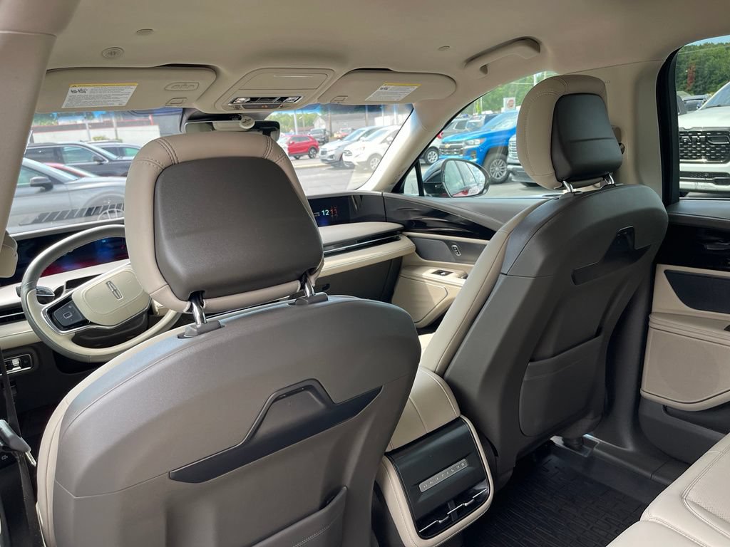 Used 2024 Lincoln Nautilus Premier AWD/4WD image 14
