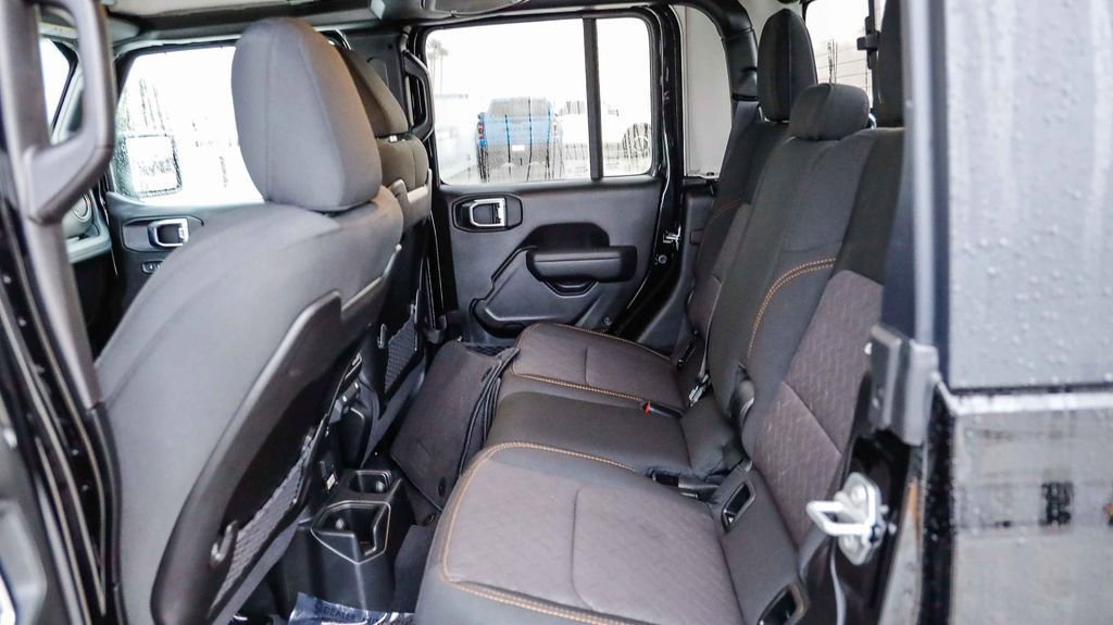 Used 2025 Jeep Gladiator Mojave image 23