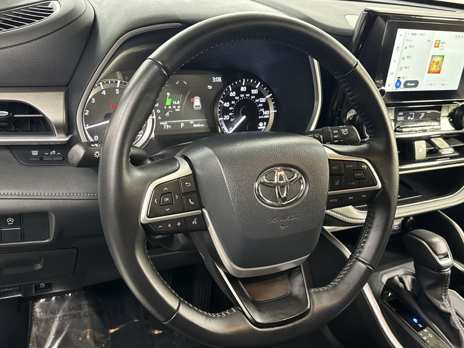 Used 2025 Toyota Highlander XLE AWD/4WD image 27