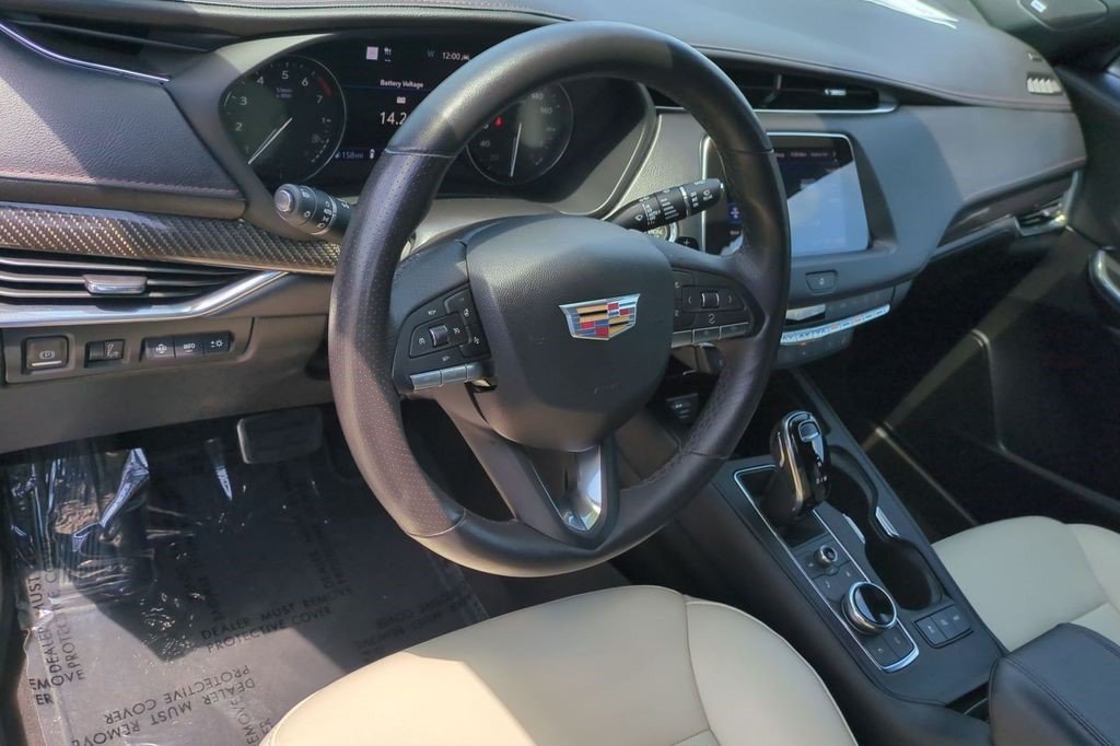 Certified 2022 Cadillac XT4 Sport FWD image 8