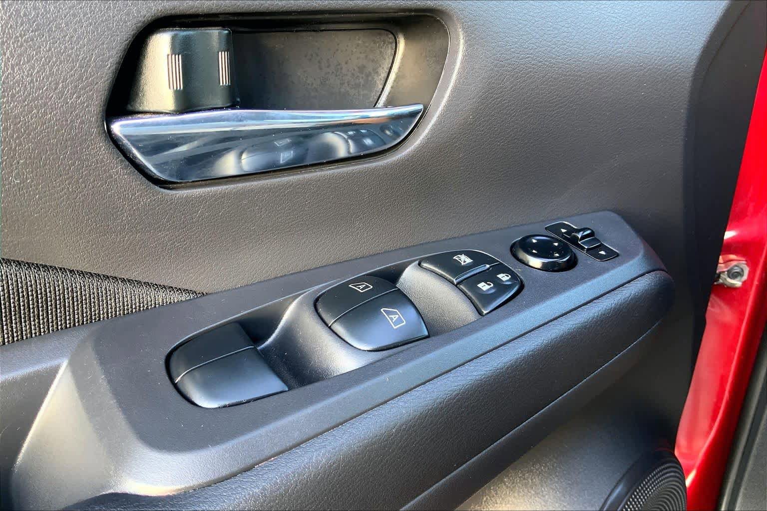 Used 2021 Nissan Kicks SV FWD image 36