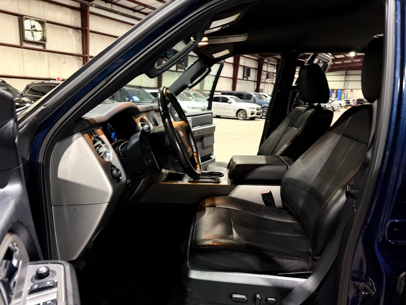 Used 2015 Ford Expedition XLT w/ Equipment Group 201A RWD image 13