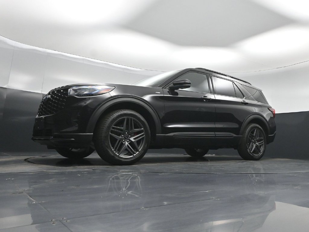 Certified 2026 Ford Explorer ST-Line w/ ST-Line Street Pack AWD/4WD image 43