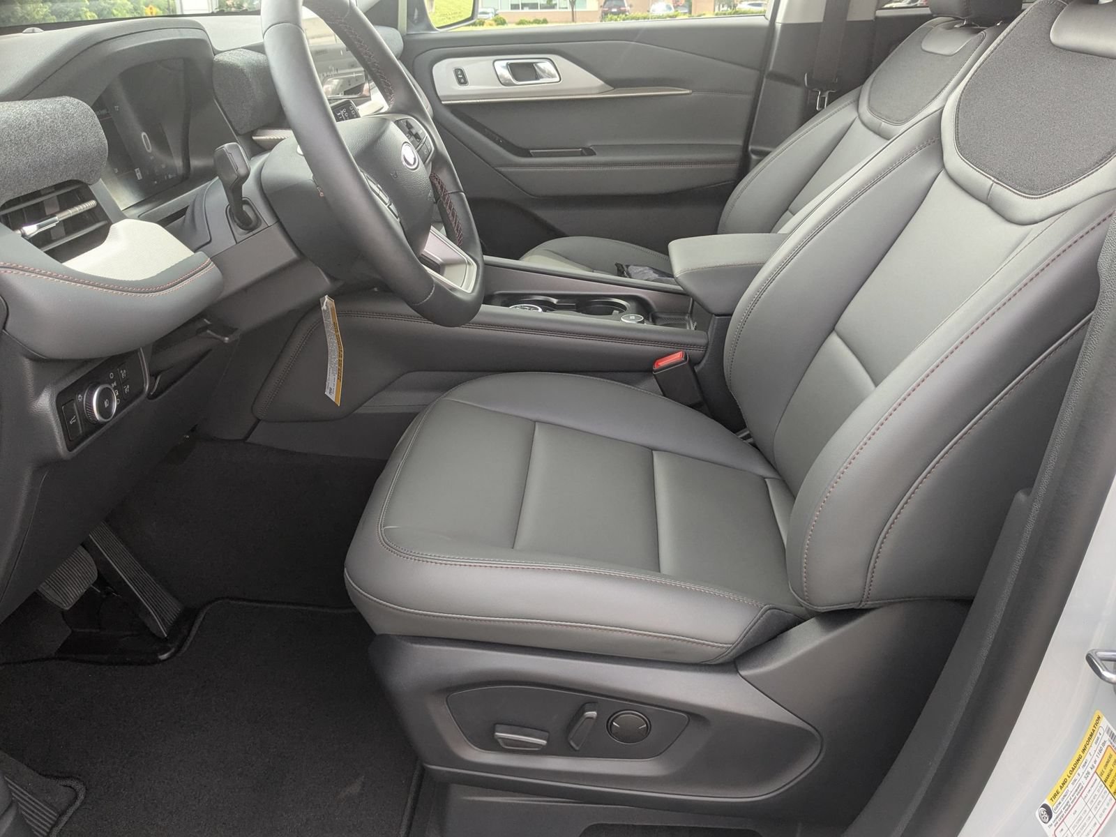 New 2026 Ford Explorer Active w/ Active Comfort Package AWD/4WD image 13
