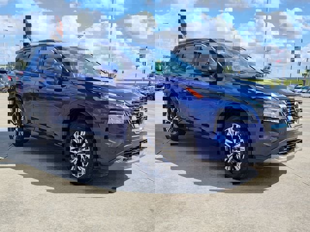 Used 2022 Nissan Rogue SV image 11