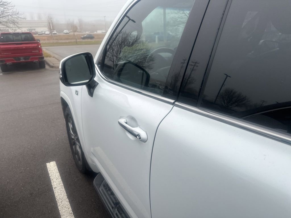 Used 2022 Lexus LX 600 F Sport image 20