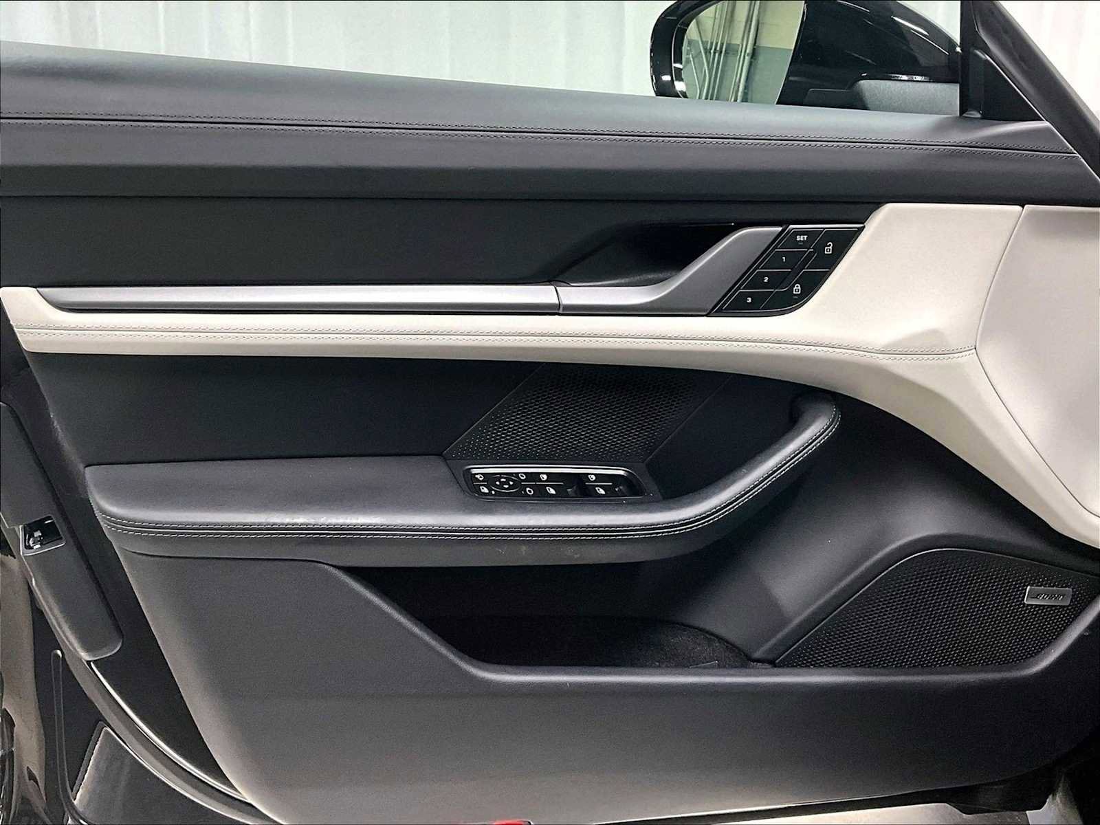 Used 2025 Porsche Taycan image 25