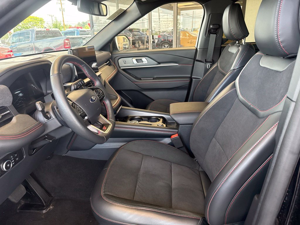 Certified 2025 Ford Explorer ST AWD/4WD image 12