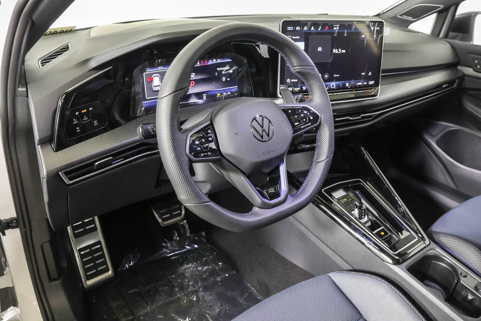 New 2026 Volkswagen Golf 2.0T image 3