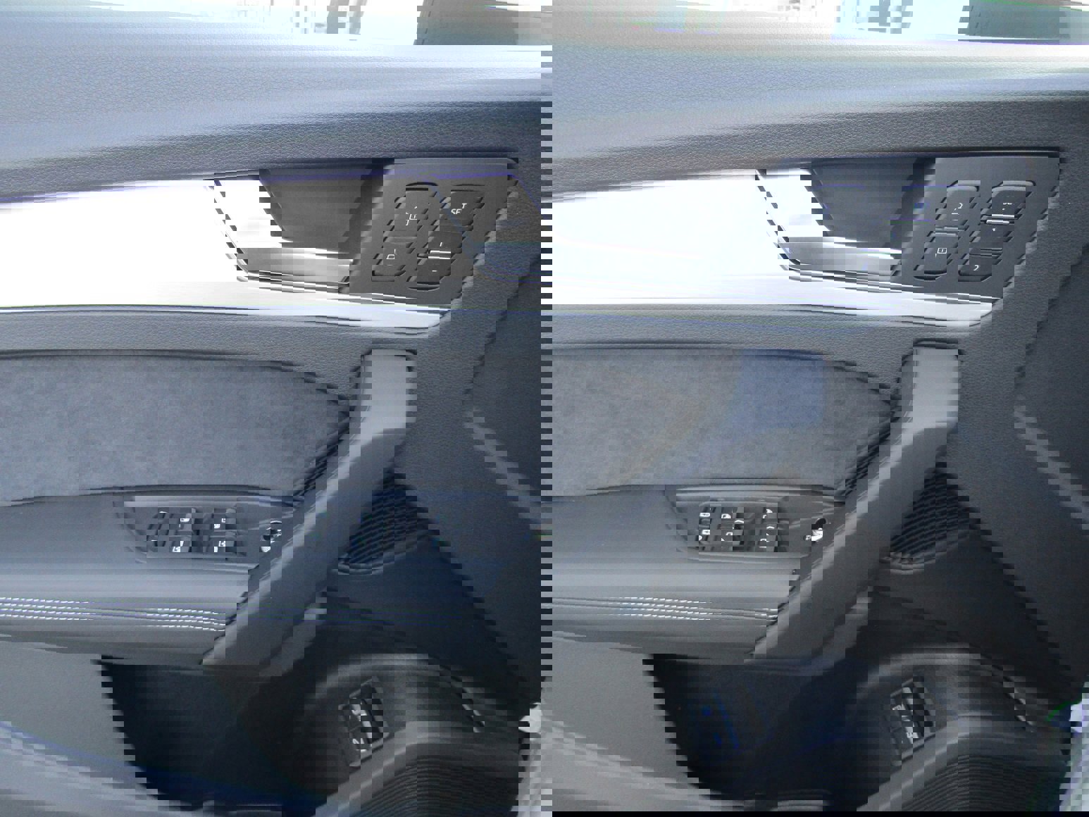 New 2024 Audi Q5 e Premium Plus image 12