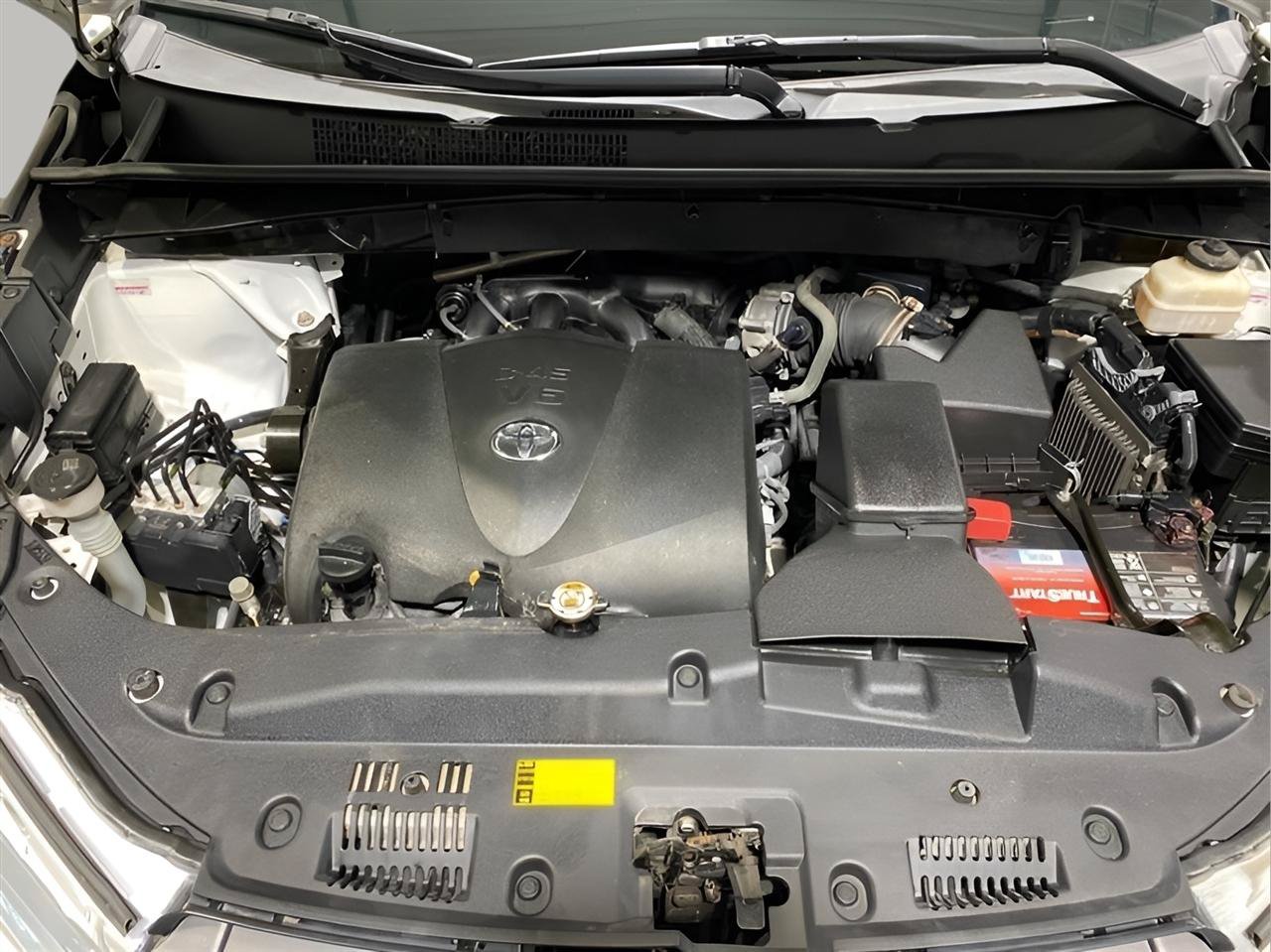 Used 2018 Toyota Highlander XLE AWD/4WD image 27