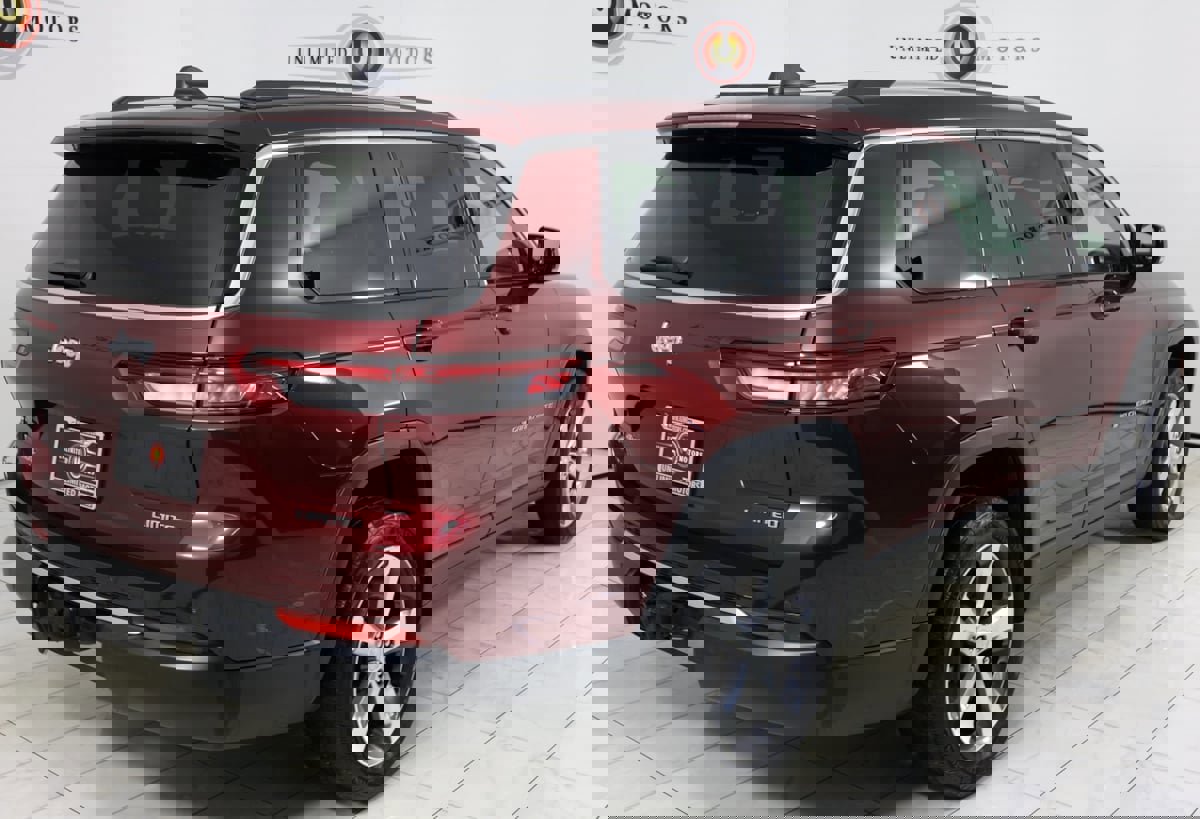 Used 2022 Jeep Grand Cherokee L Limited image 3