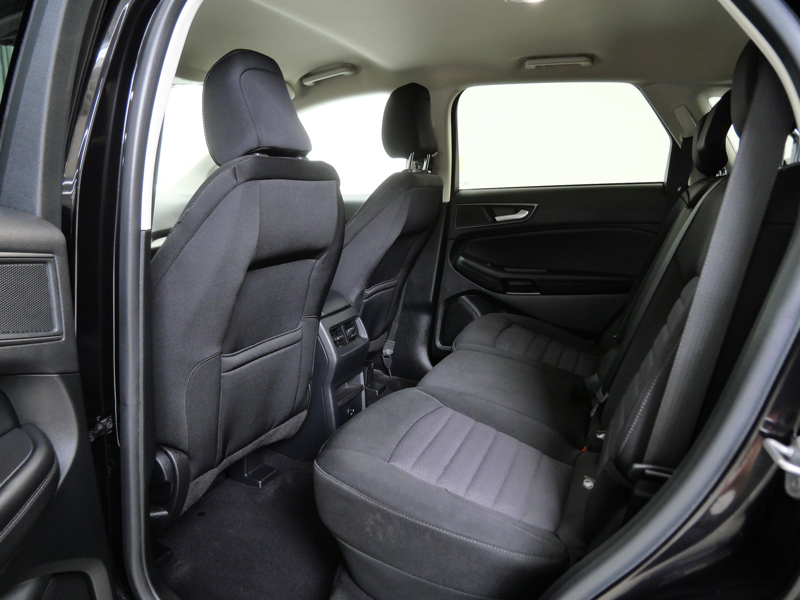 Used 2022 Ford Edge SE w/ Black Appearance Package AWD/4WD image 14