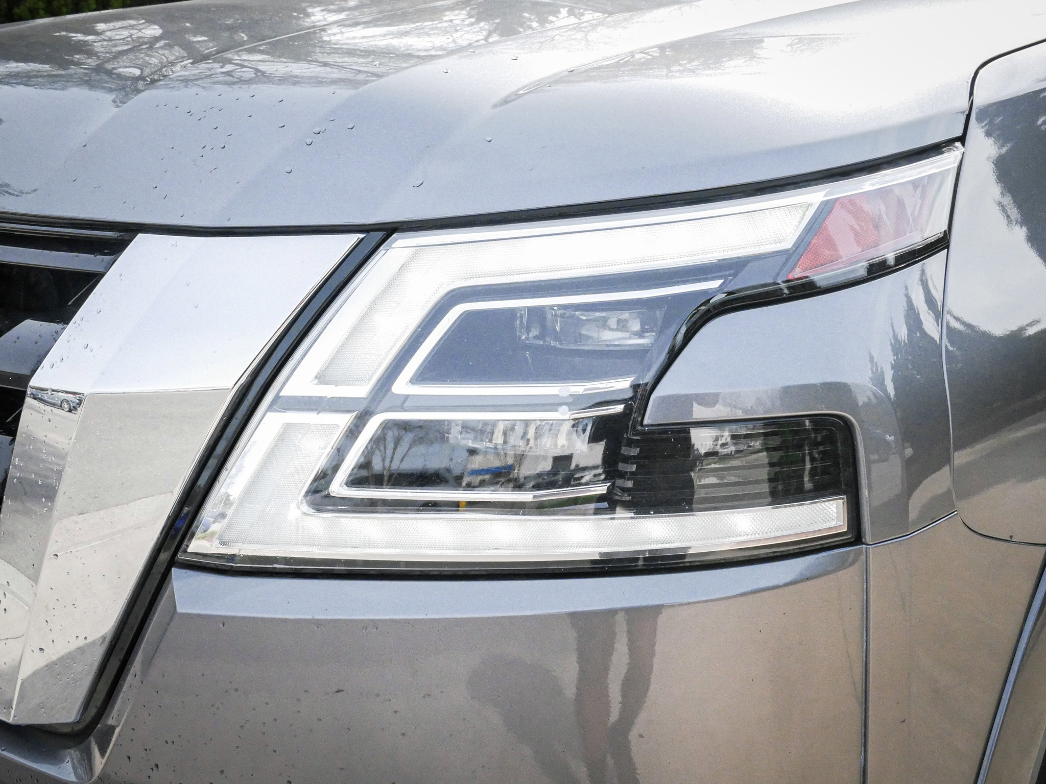 Used 2022 Nissan Armada SL image 6