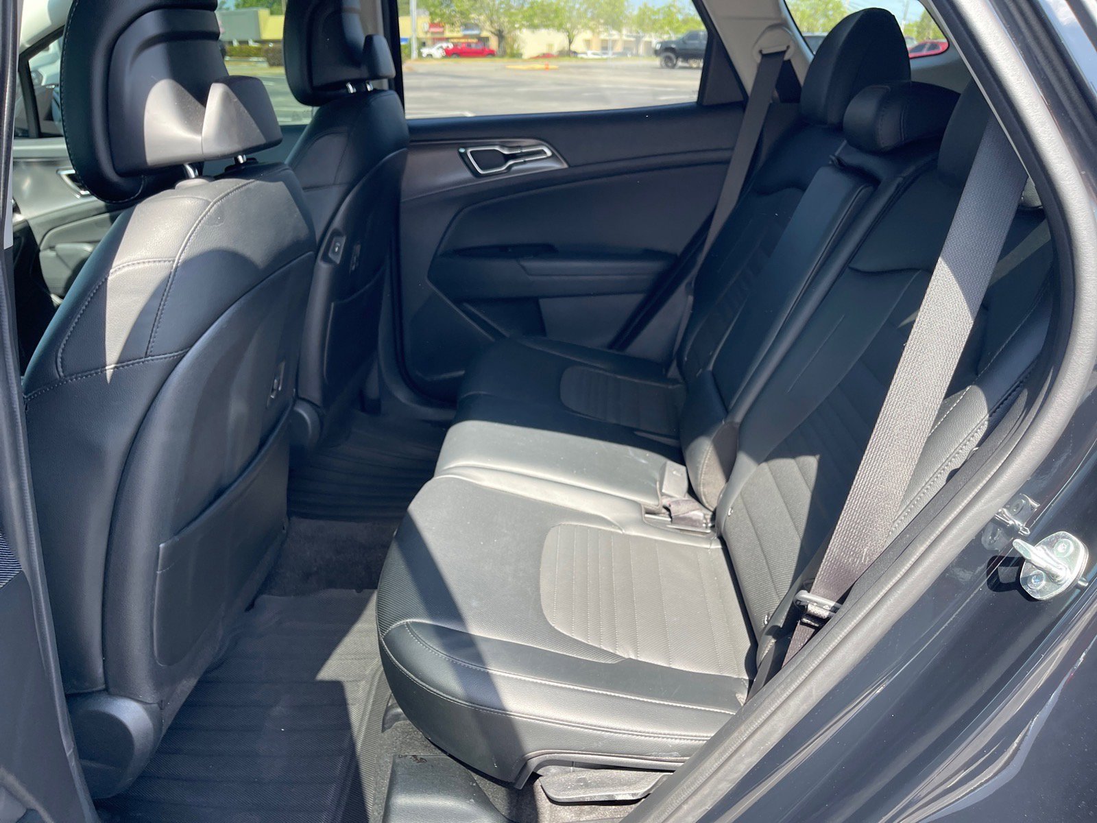Used 2025 Kia Sportage SX FWD image 9