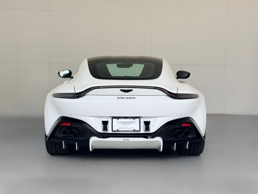 Used 2021 Aston Martin V8 Vantage Coupe image 10