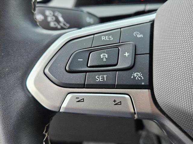 Used 2025 Volkswagen Atlas Cross Sport SE image 13