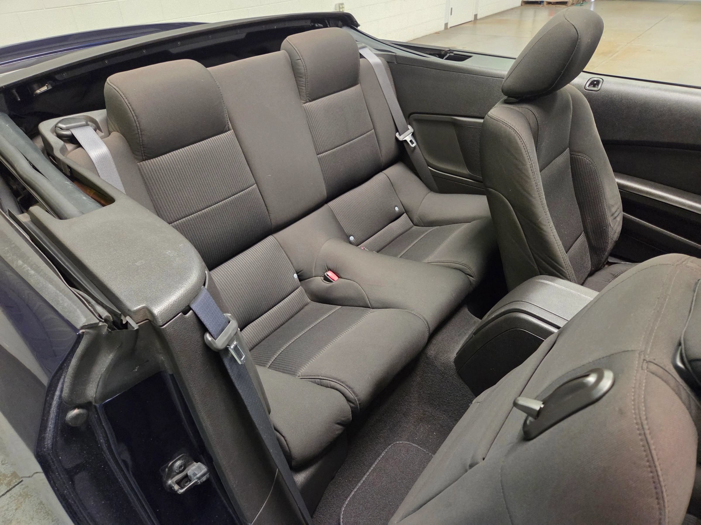 Used 2010 Ford Mustang Convertible RWD image 34