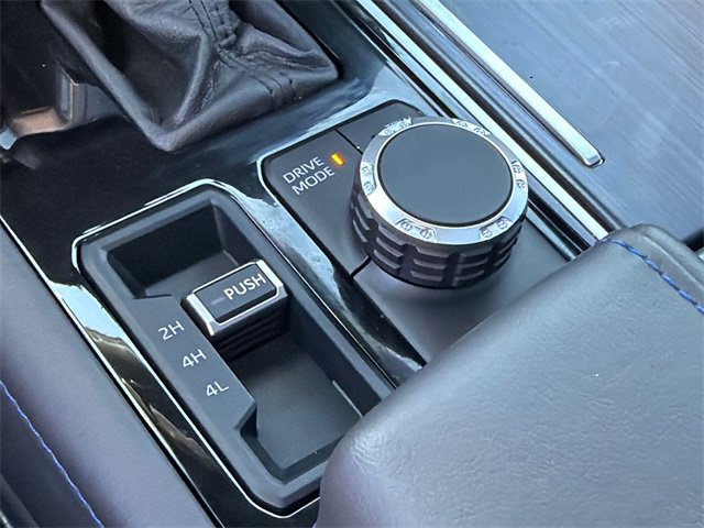 Used 2025 Toyota Sequoia Platinum image 31