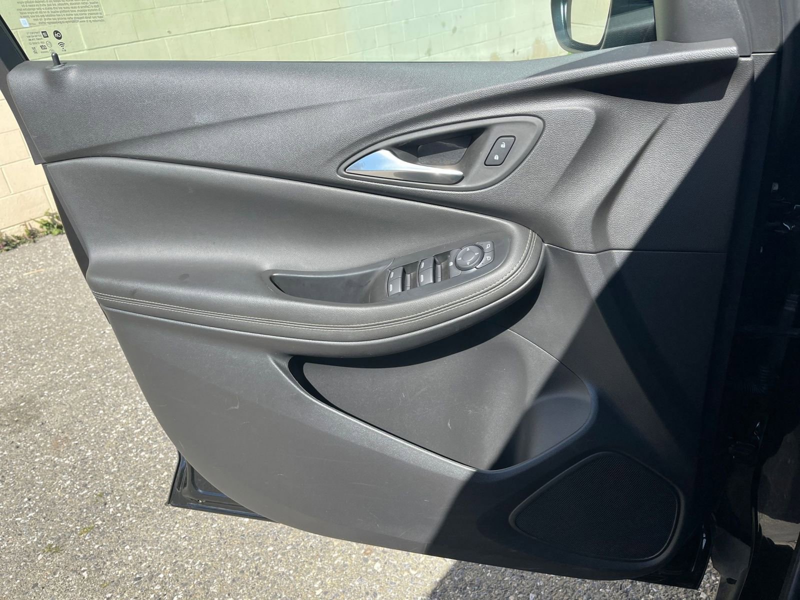 Used 2025 Buick Encore GX Preferred image 18