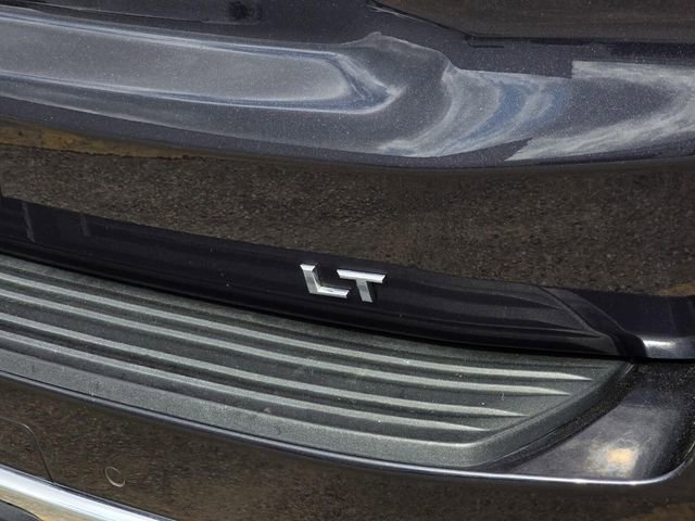 Used 2022 Chevrolet Suburban LT image 7