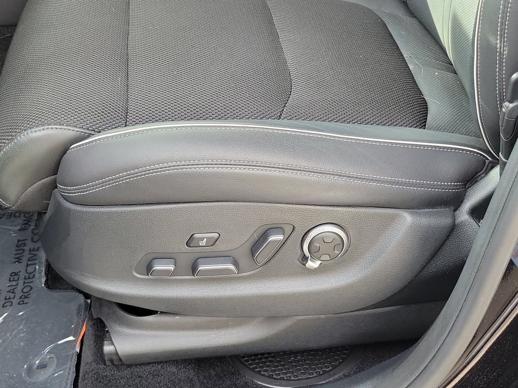 Used 2024 Genesis GV70 2.5T w/ Sport Prestige Package AWD/4WD image 24