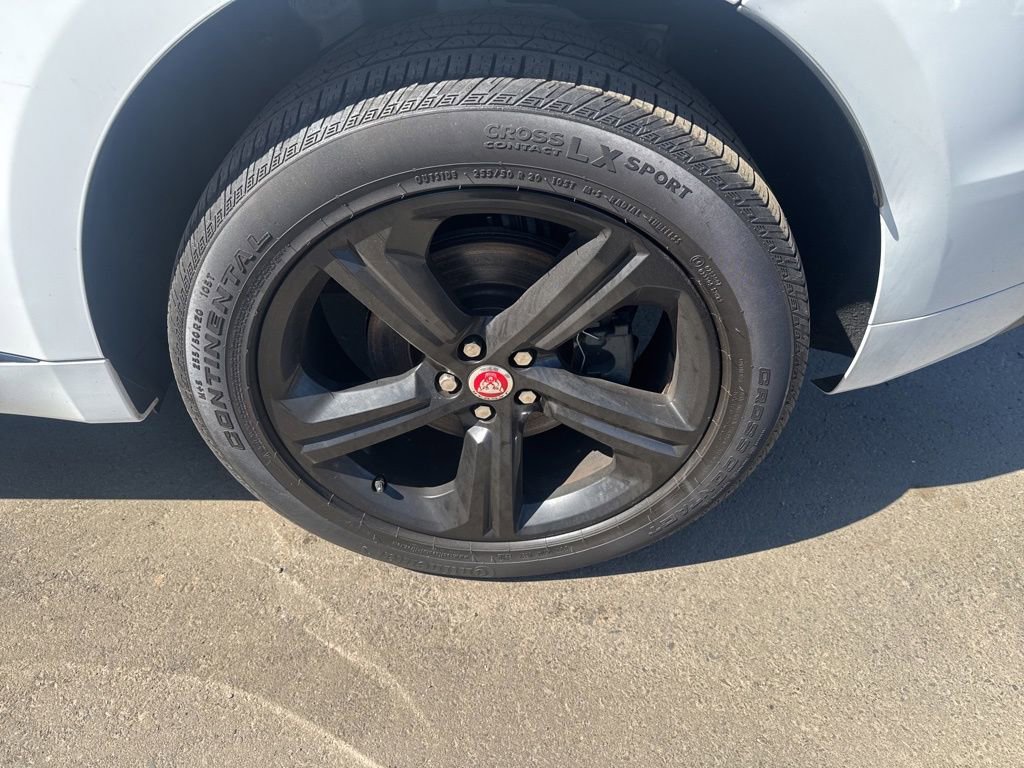 Used 2017 Jaguar F-PACE R-Sport image 43