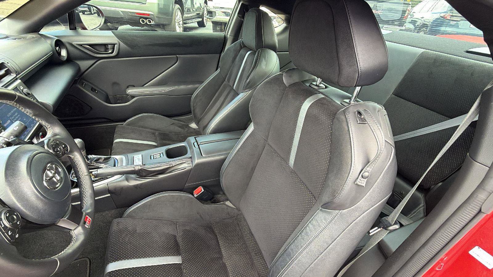 Used 2022 Toyota GR86 Premium RWD image 13