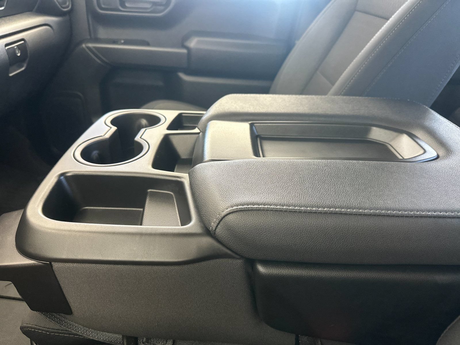 Used 2026 Chevrolet Silverado 1500 Custom Trail Boss w/ LPO, Dark Essentials Package AWD/4WD image 22