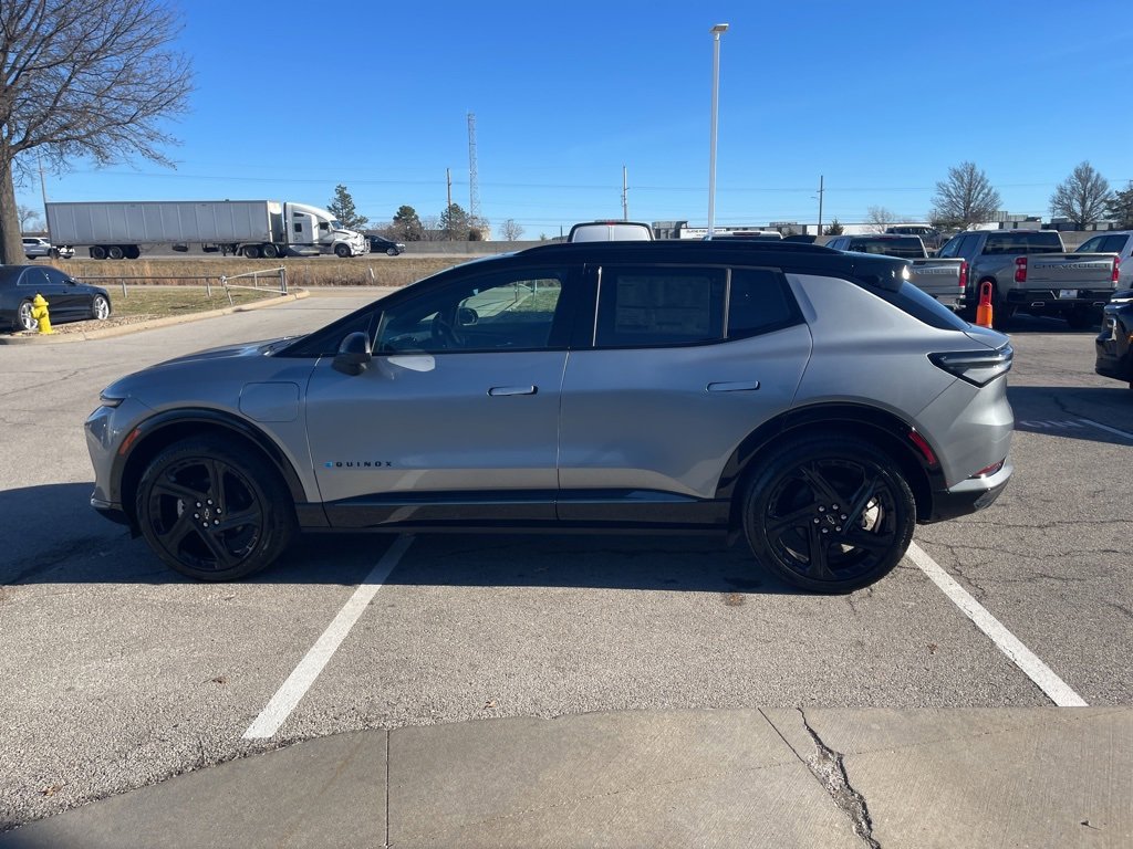 New 2025 Chevrolet Equinox EV RS image 6