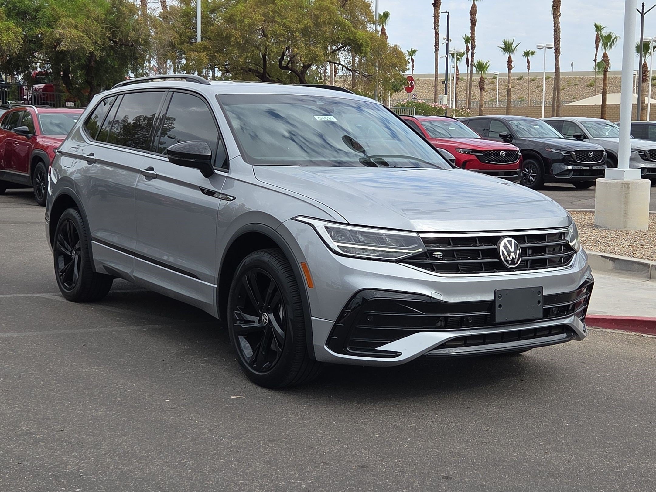 Used 2023 Volkswagen Tiguan SE R-Line FWD image 7
